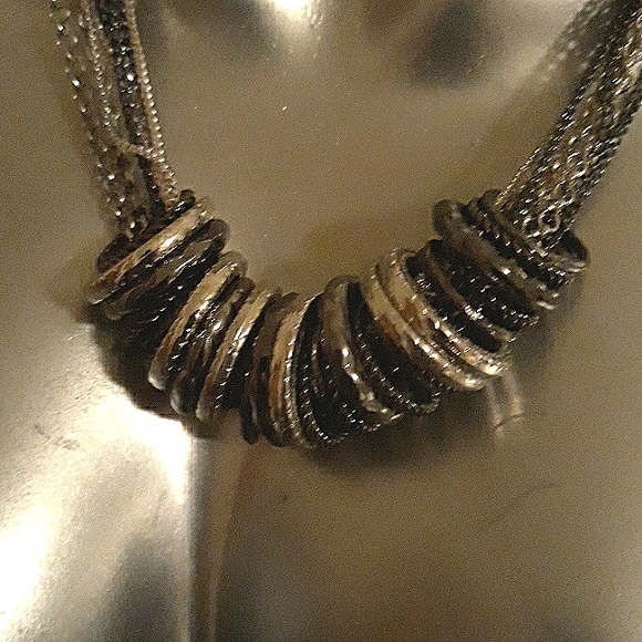 multi-strand necklace - Picture 2 of 4